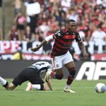 Lorran, do Flamengo, vibra com atuação contra o Corinthians: “Marcado na minha história”
