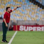 Diniz diz que Fluminense precisa melhorar muita coisa para sair de “situação péssima” no Brasileirão