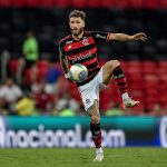 Léo Pereira valoriza clássico sem sofrer do Flamengo e atribui gols no fim dos jogos à força mental